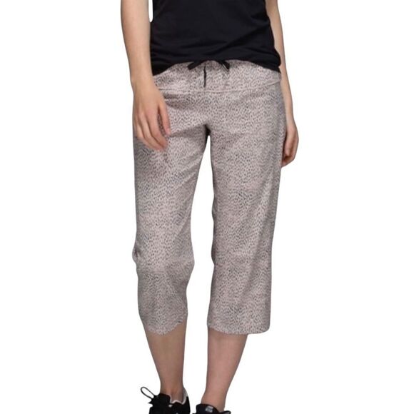 Lululemon Step Lively Crop Pant size 4 - Picture 1 of 12